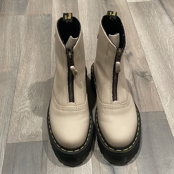 DR. MARTENS JETTA ZIPPED SENDAL LEATHER PLATFORM BOOTS - Picture 9 of 16